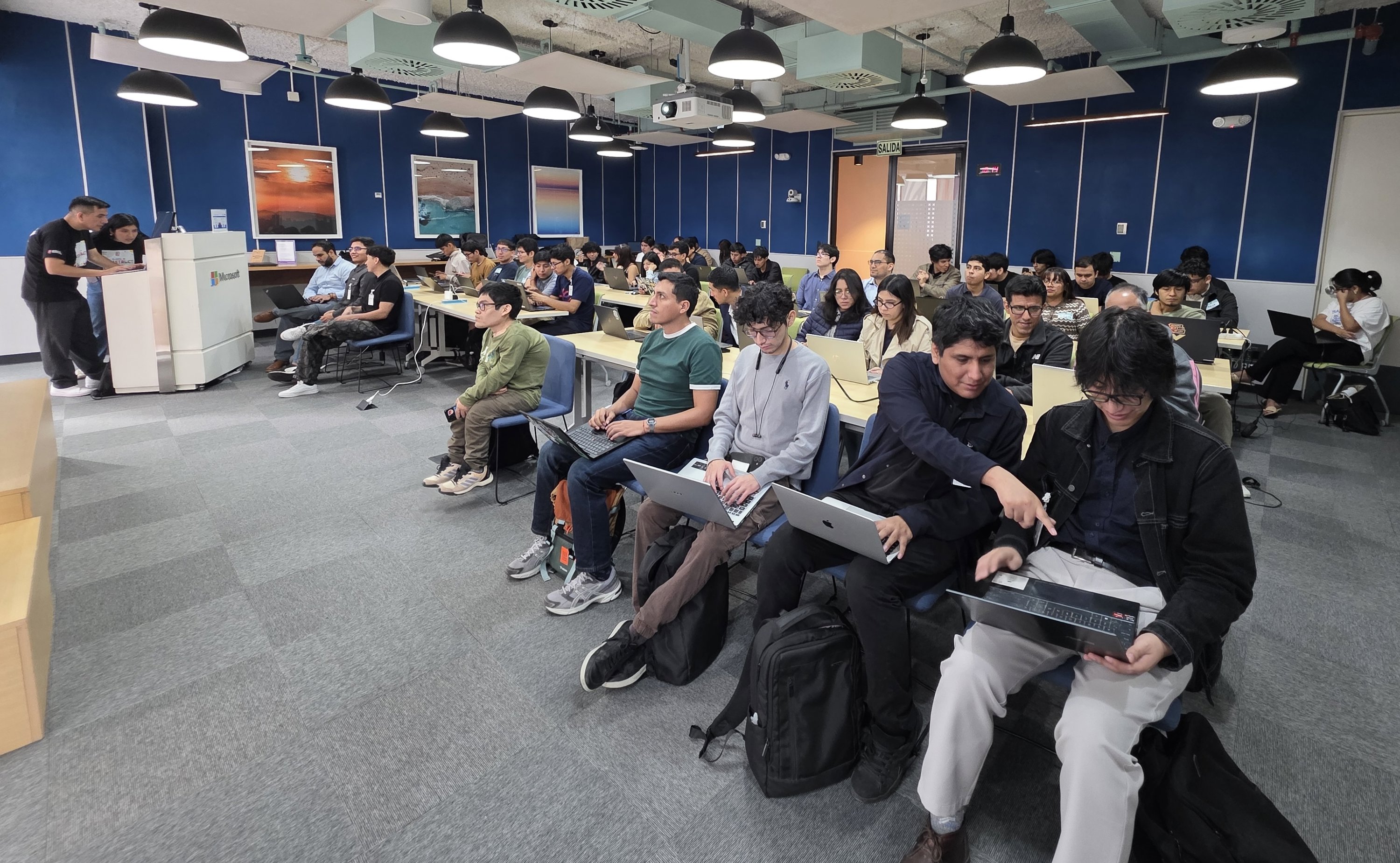 Global AI Lima event photo 9 of 9