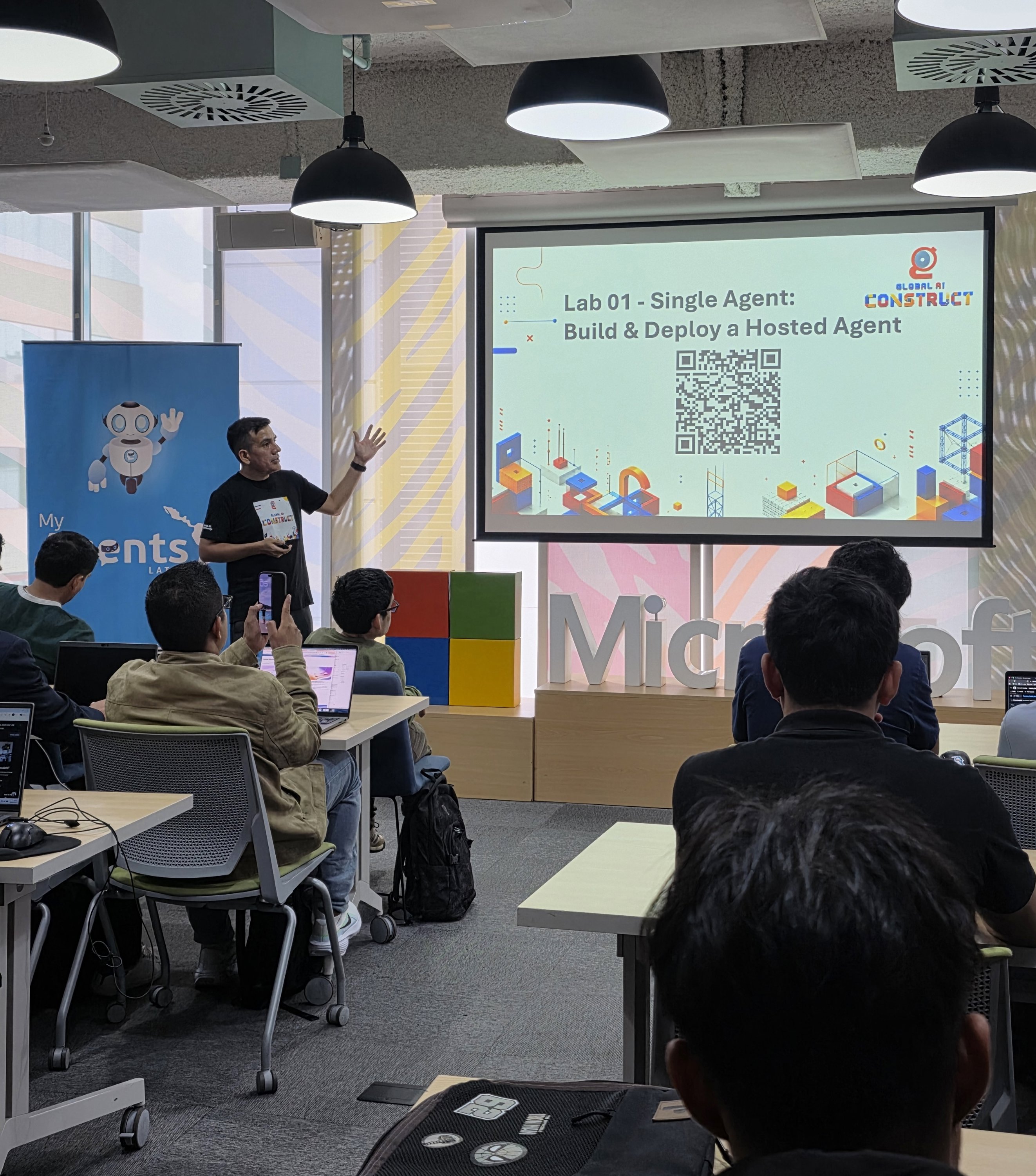 Global AI Lima event photo 8 of 9