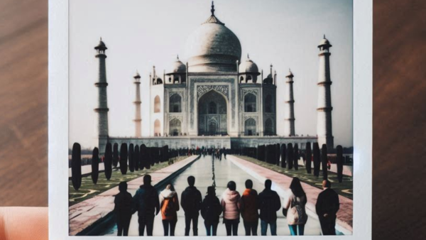 An Easy Way to Remove Tourists from Photos
