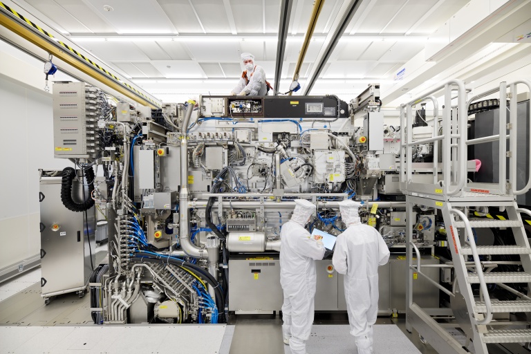 ASML invests €1.3 billion in French AI firm Mistral